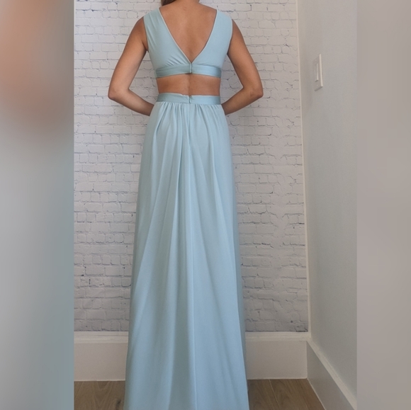 Turquoise or seafoam green Deep V-neck dress with high slit - Picture 2 of 4